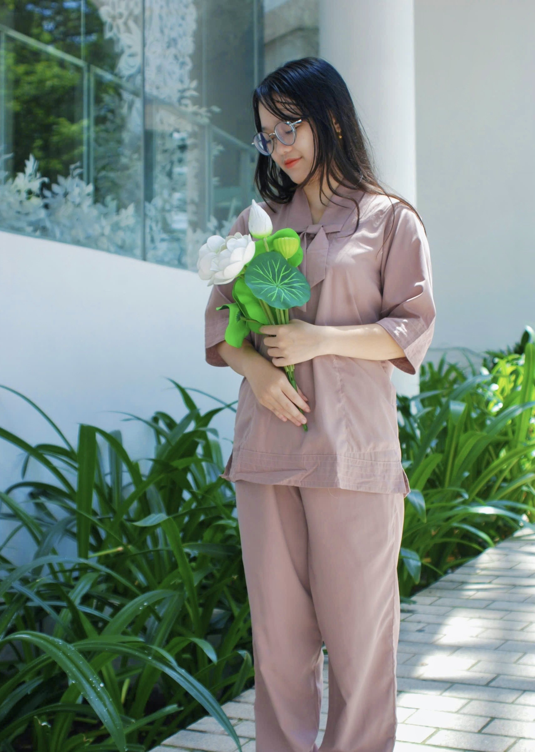 Kiểu Thiền nữ nơ