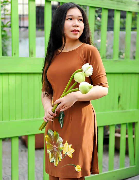 Thanh lịch hạt dẻ vẽ