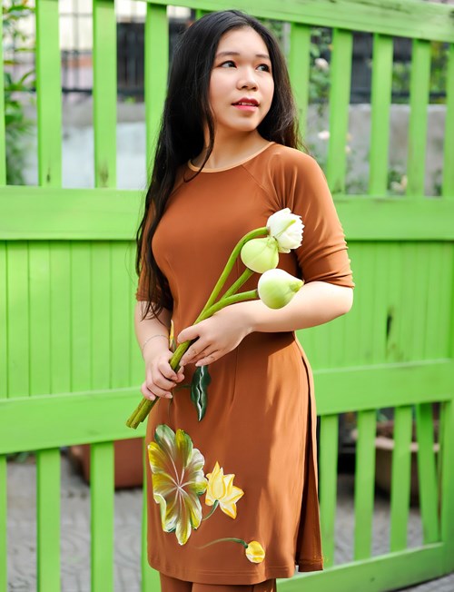 Thanh lịch hạt dẻ vẽ