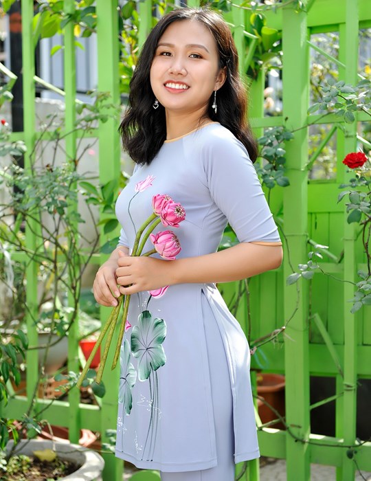 Thanh lịch thun vẽ 