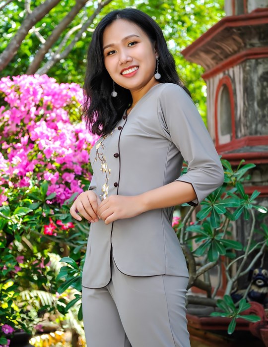 Thun viền thêu