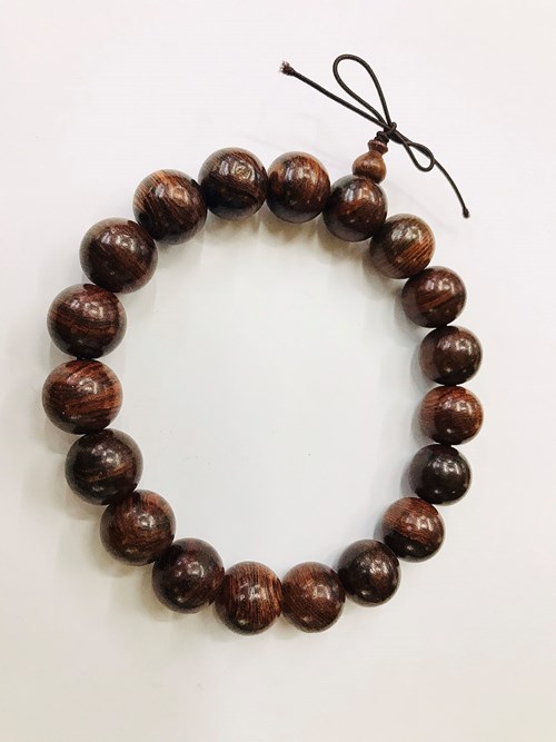 18 Hạt Gỗ Sưa Đỏ 16li