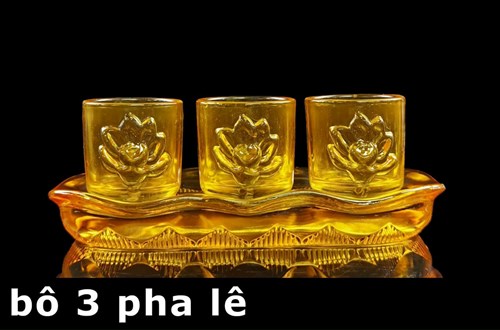 Bộ án 3 pha lê vàng