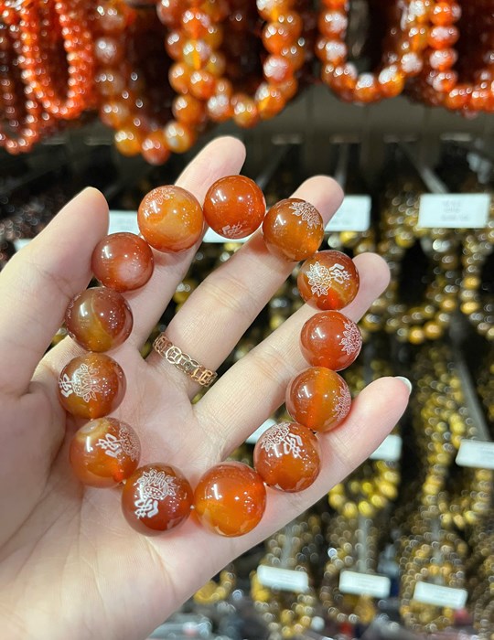 Chuỗi não sen đỏ 16 li 