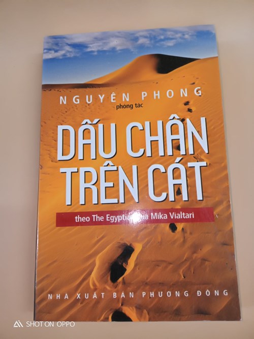 Dấu chân trên cát