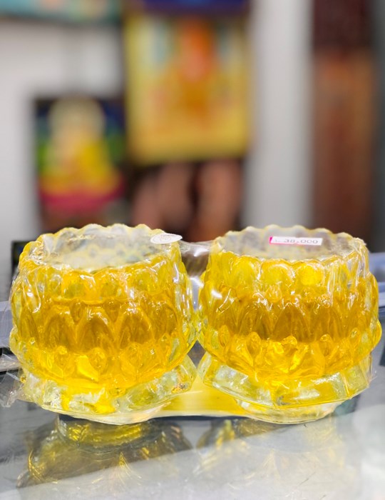 Đèn cầy vàng 38k