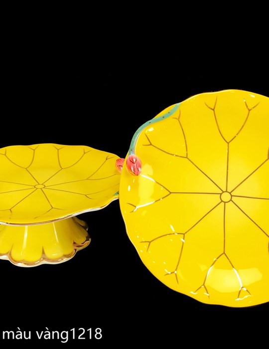 Dĩa Bông Sen Nổi Vàng 8in