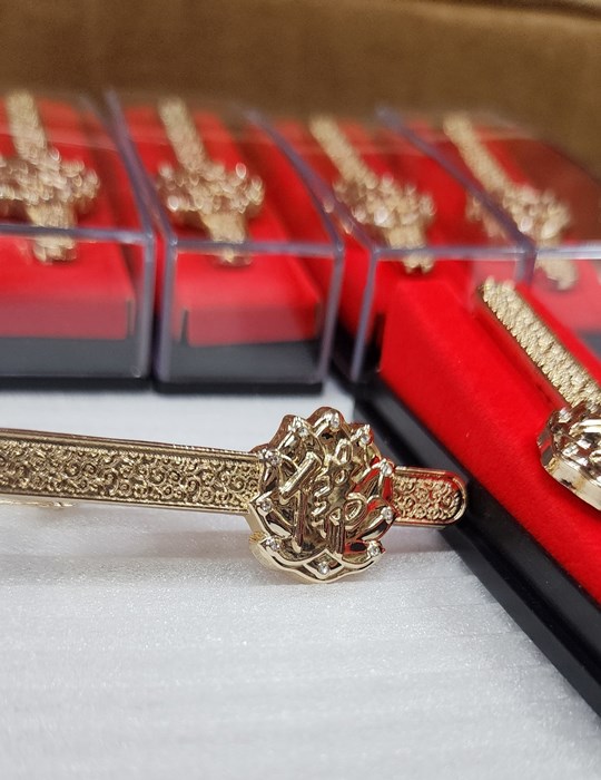 Kẹp y đẹp 1