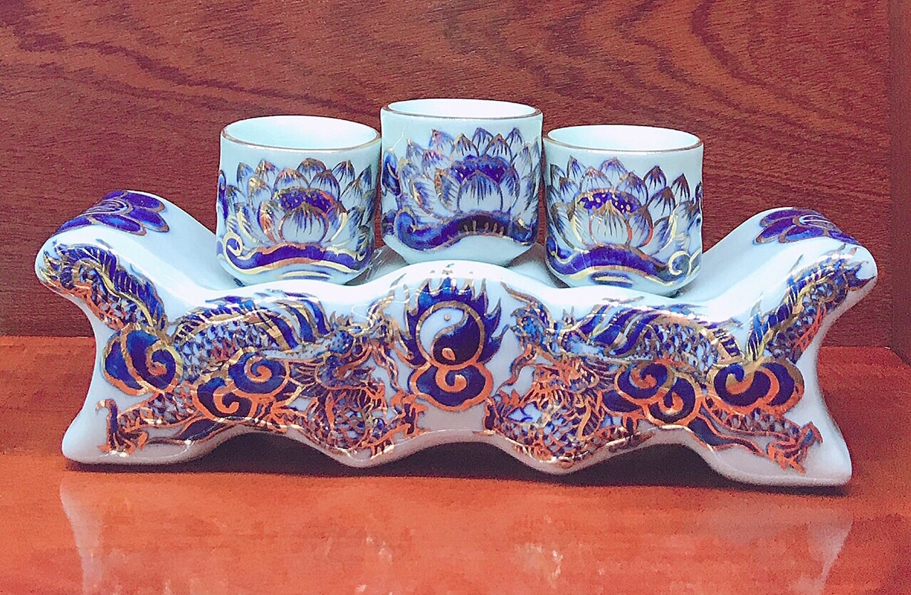 Kỷ Ngai 3 Vàng Nổi Lam