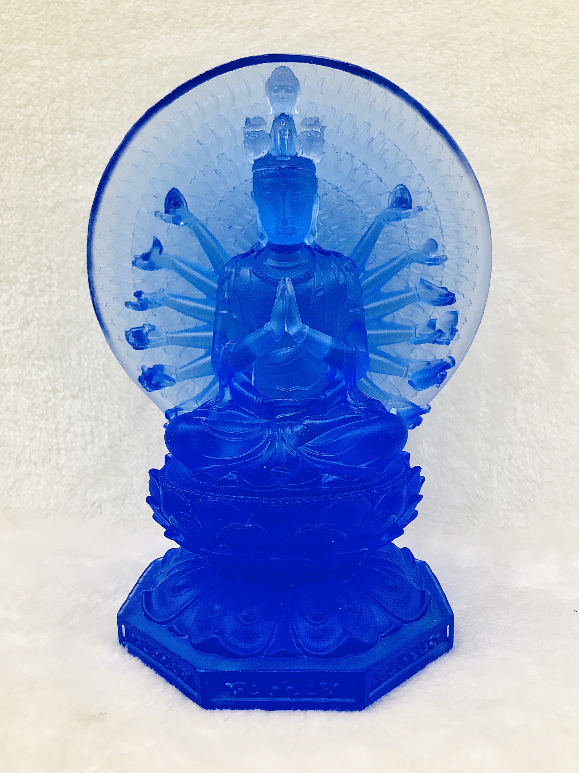 Thiên Thủ Thiên Nhãn Lưu Ly Lớn