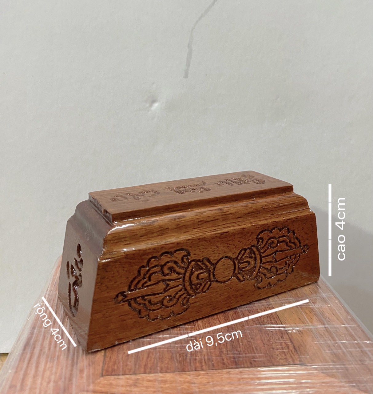 Thủ xích gỗ hương