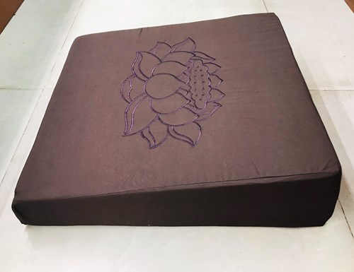 Tọa Cụ 47*47 Xéo 