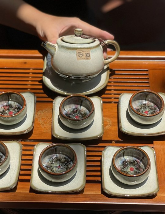 Trà chóp hoa lồng chén