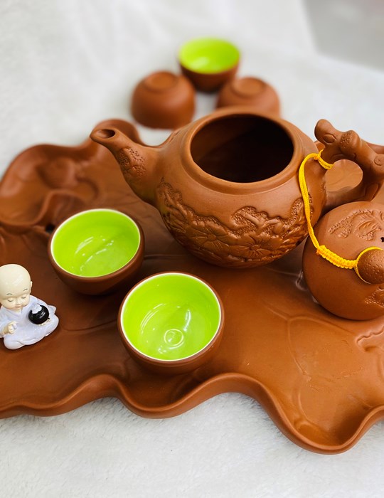 Trà khay ấm chàm 
