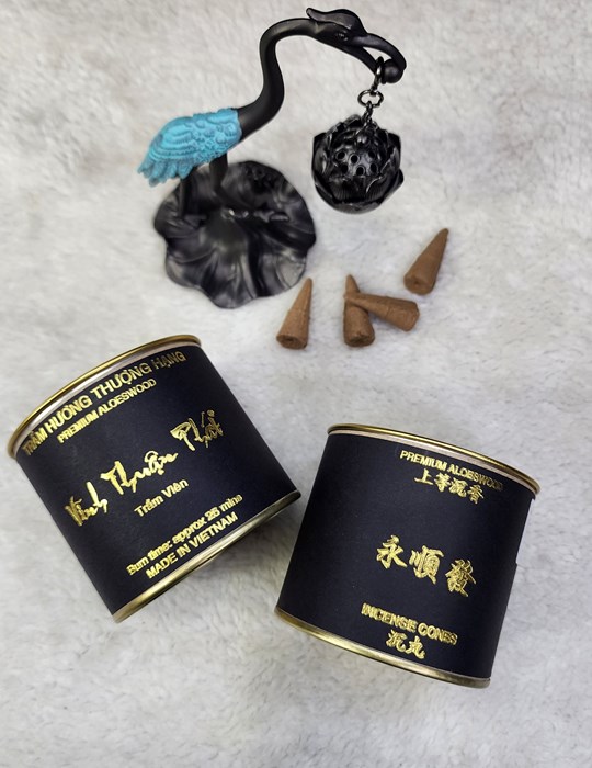 TRầm hương thượng hạng lon đen