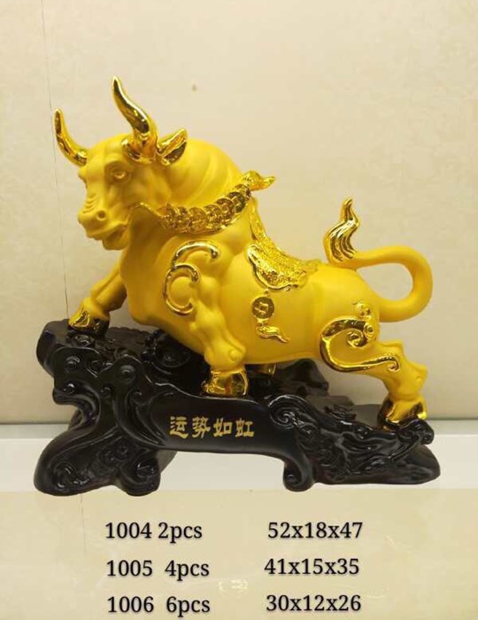 Trâu nhủ vàng đế gỗ 770