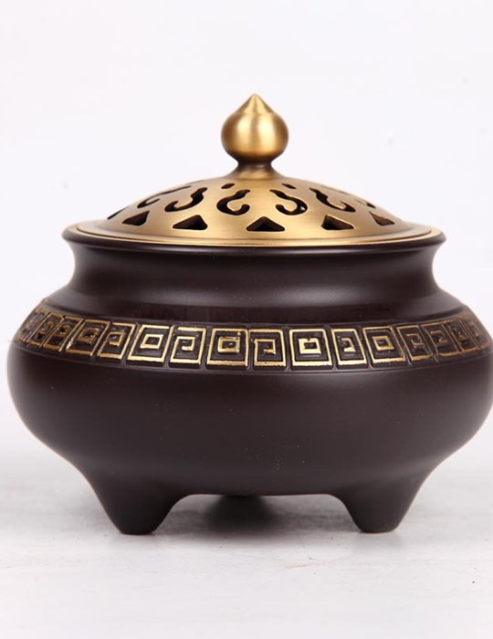 Xông trầm 3 chân đen