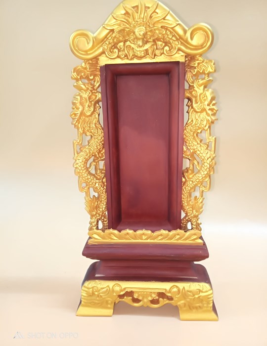 Bài vị rồng lớn vàng
